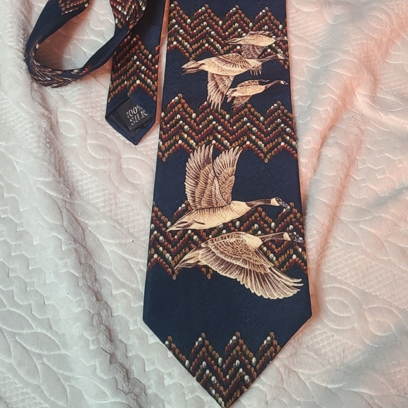 Vintage Mens Wembley Goose Tie - Picture 1 of 7
